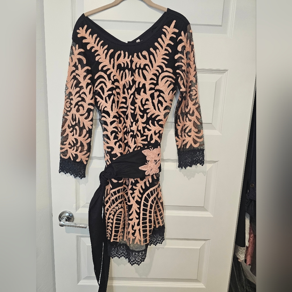 Elegant Black and Pink Long Sleeve Dress